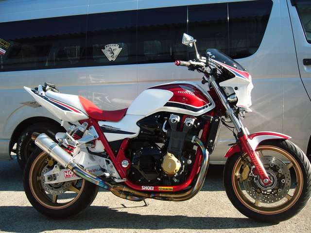 製作車輌P009-CB1300SF(限定車)