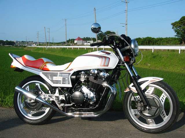 製作車輌P023-CBX550F_01